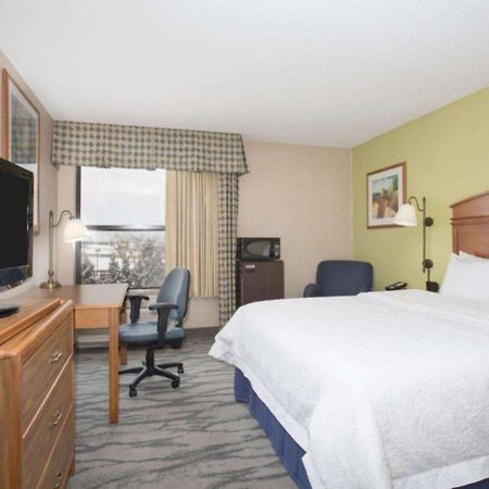 Baymont By Wyndham Thornton Hotel Bagian luar foto