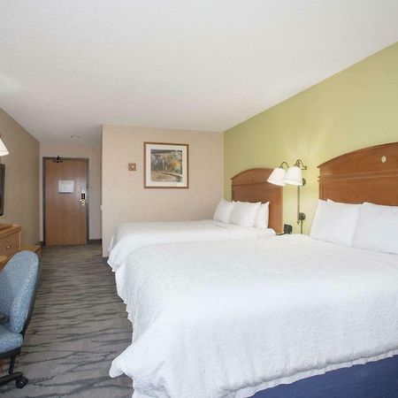 Baymont By Wyndham Thornton Hotel Bagian luar foto