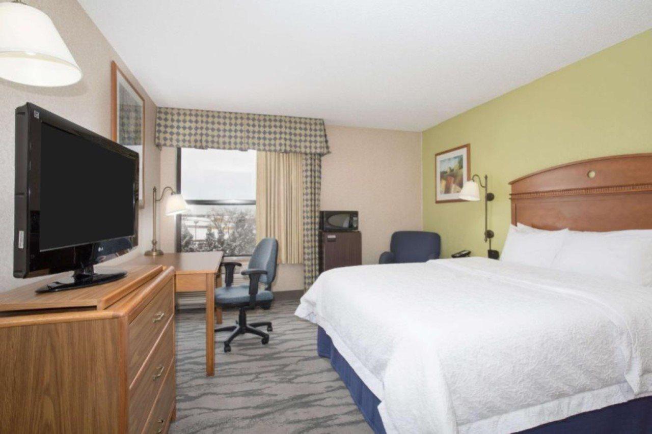 Baymont By Wyndham Thornton Hotel Bagian luar foto