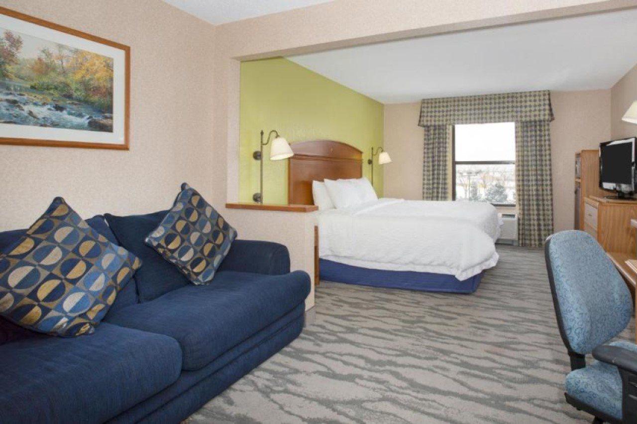 Baymont By Wyndham Thornton Hotel Bagian luar foto