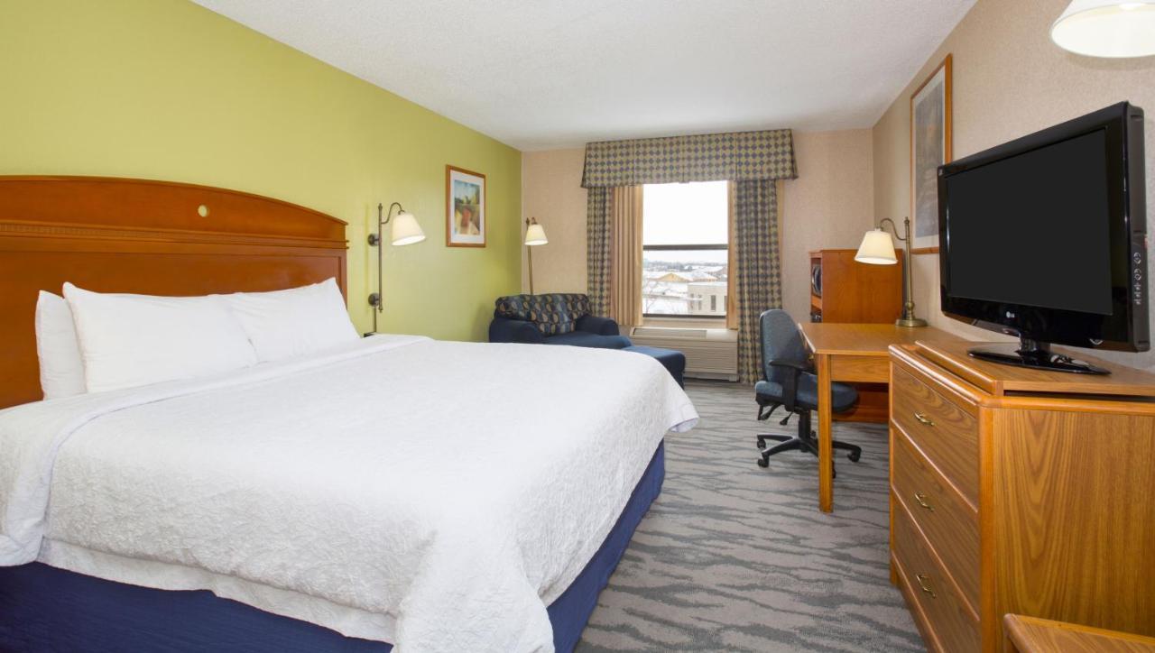 Baymont By Wyndham Thornton Hotel Bagian luar foto