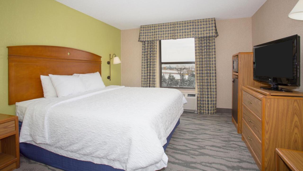 Baymont By Wyndham Thornton Hotel Bagian luar foto