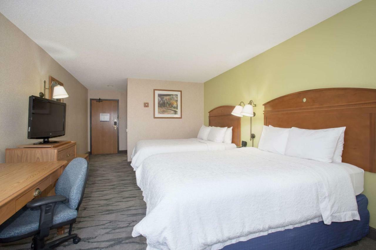 Baymont By Wyndham Thornton Hotel Bagian luar foto