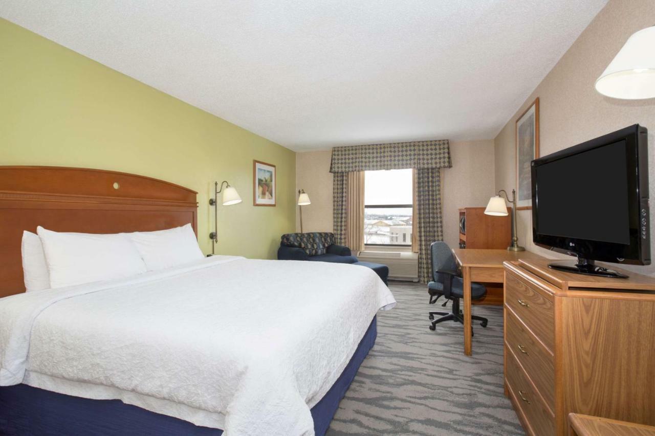 Baymont By Wyndham Thornton Hotel Bagian luar foto
